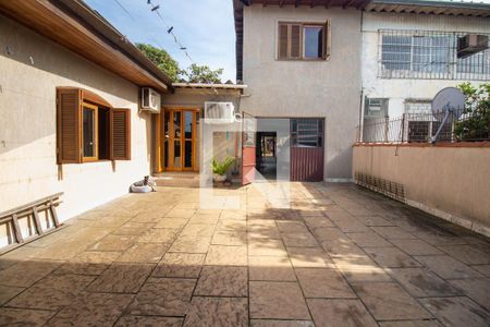 Casa à venda com 160m², 3 quartos e 5 vagas Casa à venda com 160m², 3 quartos e 5 vagasÁrea Externa