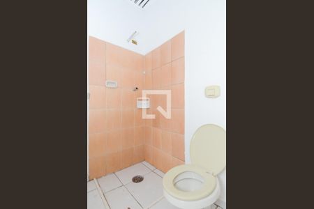 Banheiro de casa de condomínio para alugar com 1 quarto, 34m² em Jardim Cocaia, Guarulhos