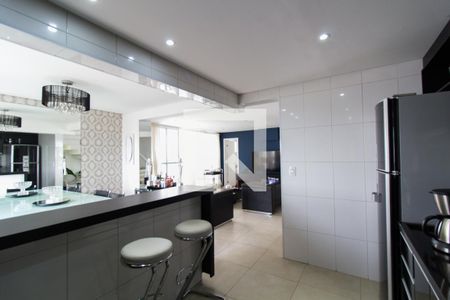 Apartamento para alugar com 160m², 3 quartos e 3 vagas Apartamento para alugar com 160m², 3 quartos e 3 vagasCozinha