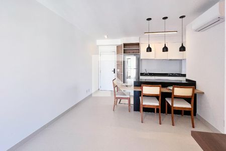 Sala de apartamento para alugar com 1 quarto, 49m² em Indianópolis, São Paulo