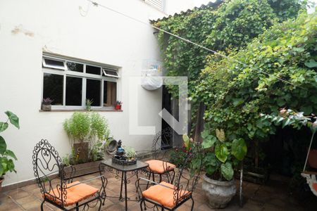 Casa à venda com 200m², 3 quartos e 4 vagasQuintal