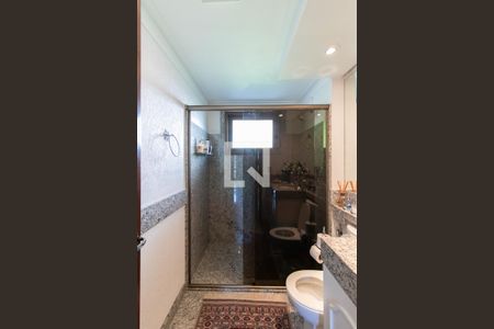 Casa à venda com 430m², 4 quartos e 4 vagasBanheiro Corredor