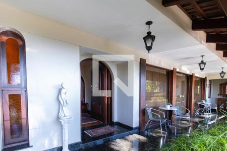 Casa à venda com 430m², 4 quartos e 4 vagasEntrada