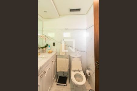 Casa à venda com 430m², 4 quartos e 4 vagasBanheiro do Quarto 1