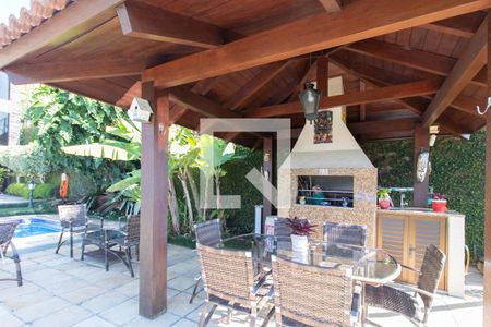 Casa à venda com 430m², 4 quartos e 4 vagasPiscina