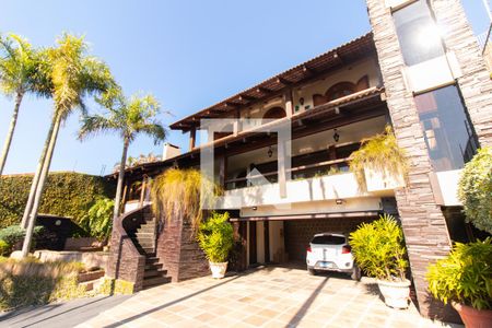 Casa à venda com 430m², 4 quartos e 4 vagasFachada