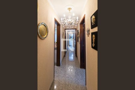 Casa à venda com 430m², 4 quartos e 4 vagasCorredor