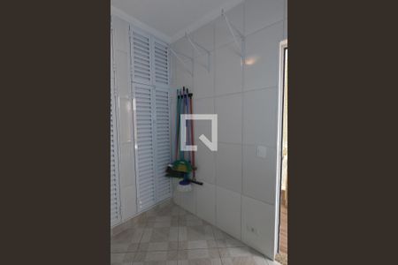 Casa à venda com 156m², 2 quartos e 2 vagasQuarto de Serviço