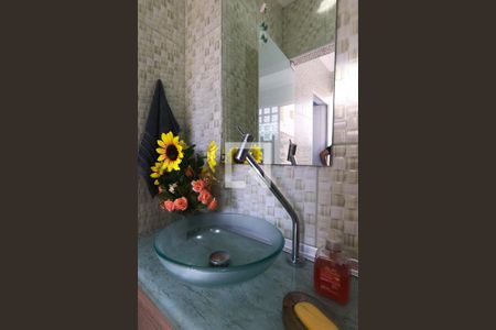 Casa à venda com 156m², 2 quartos e 2 vagasBanheiro de Serviço