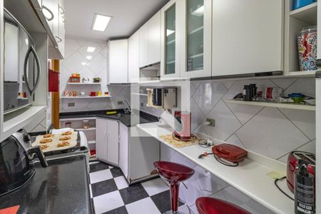Apartamento à venda com 100m², 2 quartos e 1 vaga Apartamento à venda com 100m², 2 quartos e 1 vagaCozinha - Armários