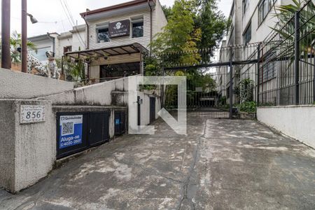 Apartamento à venda com 100m², 2 quartos e 1 vaga Apartamento à venda com 100m², 2 quartos e 1 vagaFachada e portaria
