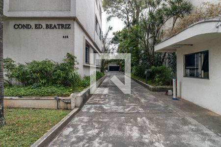 Apartamento à venda com 100m², 2 quartos e 1 vaga Apartamento à venda com 100m², 2 quartos e 1 vagaFachada e portaria