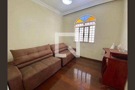 Casa à venda com 5 quartos, 380m² em Ouro Preto, Belo Horizonte