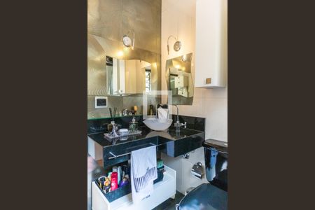 Casa à venda com 370m², 3 quartos e 4 vagasBanheiro