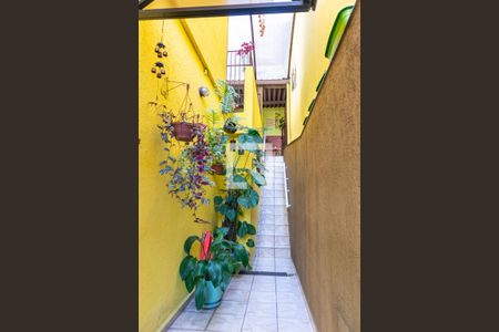 Casa à venda com 370m², 3 quartos e 4 vagasCorredor externo