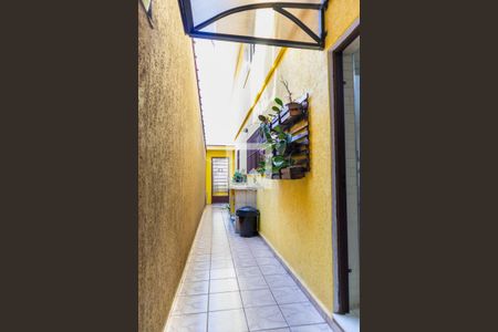 Casa à venda com 370m², 3 quartos e 4 vagasCorredor externo