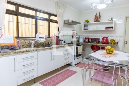 Casa à venda com 370m², 3 quartos e 4 vagasCozinha