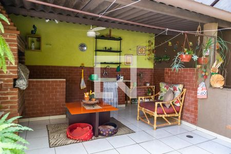 Casa à venda com 370m², 3 quartos e 4 vagasÁrea de lazer