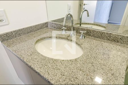 Apartamento para alugar com 60m², 2 quartos e 1 vaga Apartamento para alugar com 60m², 2 quartos e 1 vagaBanheiro da suíte