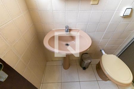 Banheiro de kitnet/studio para alugar com 1 quarto, 40m² em Centro, Campinas