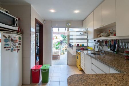 Casa à venda com 279m², 4 quartos e 4 vagasCozinha
