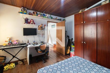 Casa à venda com 279m², 4 quartos e 4 vagasQuarto