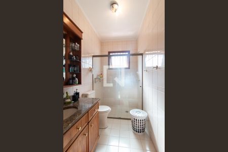 Casa à venda com 279m², 4 quartos e 4 vagasBanheiro Corredor