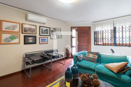 Sala de casa à venda com 4 quartos, 279m² em Santa Tereza, Porto Alegre