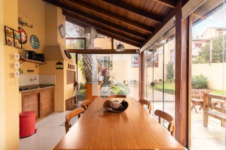 Casa à venda com 279m², 4 quartos e 4 vagasSalão de Festas