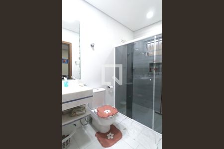 Casa à venda com 300m², 3 quartos e 5 vagasBanheiro da Suíte 1