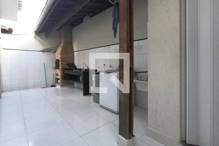 Casa à venda com 300m², 3 quartos e 5 vagasÁrea de Serviço