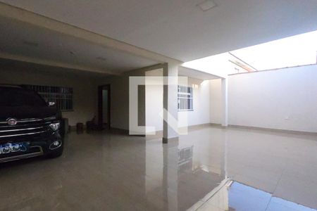 Casa à venda com 300m², 3 quartos e 5 vagasGaragem