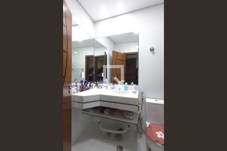 Casa à venda com 300m², 3 quartos e 5 vagasBanheiro da Suíte 1