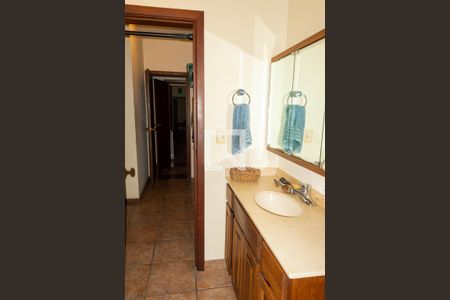 Casa de condomínio à venda com 500m², 5 quartos e 3 vagasBanheiro da Suíte 2