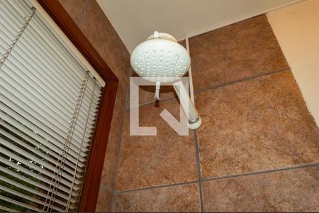 Casa de condomínio à venda com 500m², 5 quartos e 3 vagasBanheiro da Suíte 1 detalhe