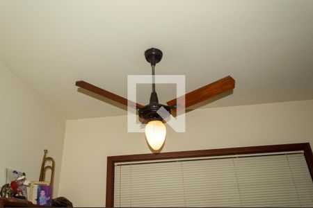 Casa de condomínio à venda com 500m², 5 quartos e 3 vagasdetalhe do Escritório