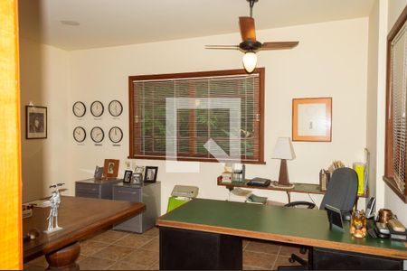 Casa de condomínio à venda com 500m², 5 quartos e 3 vagasEscritório