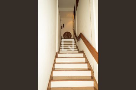 Casa de condomínio à venda com 500m², 5 quartos e 3 vagasEscadas