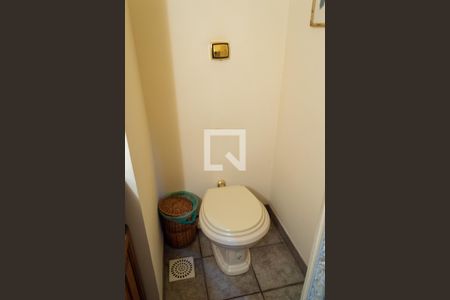 Casa de condomínio à venda com 500m², 5 quartos e 3 vagasLavabo detalhe