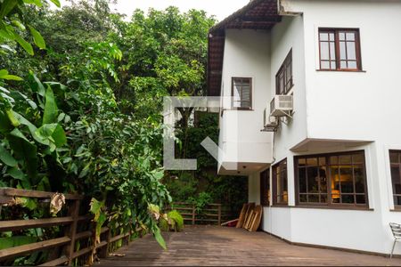 Casa de condomínio à venda com 500m², 5 quartos e 3 vagasvaranda