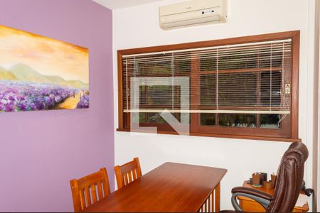 Casa de condomínio à venda com 500m², 5 quartos e 3 vagasQuarto