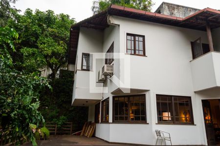 Casa de condomínio à venda com 500m², 5 quartos e 3 vagasvaranda