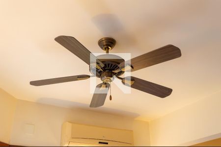 Casa de condomínio à venda com 500m², 5 quartos e 3 vagasDetalhe Sala