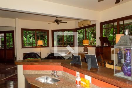 Sala detalhe de casa de condomínio à venda com 5 quartos, 500m² em Itanhangá, Rio de Janeiro