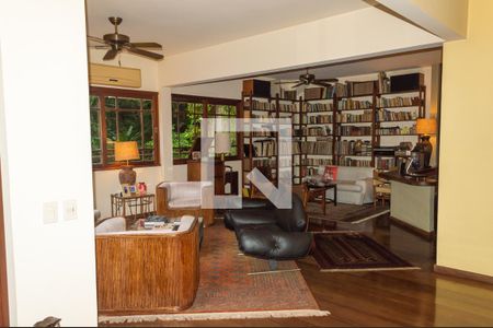 Sala de casa de condomínio à venda com 5 quartos, 500m² em Itanhangá, Rio de Janeiro