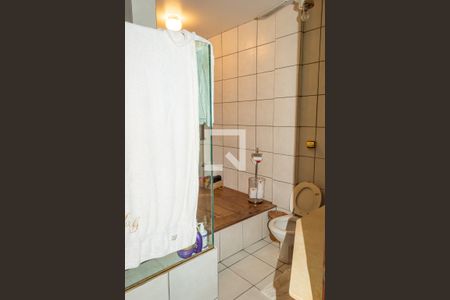 Casa de condomínio à venda com 500m², 5 quartos e 3 vagasBanheiro da Suíte 2