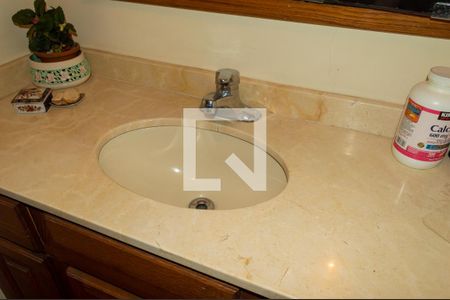 Casa de condomínio à venda com 500m², 5 quartos e 3 vagasBanheiro do Quarto 4 detalhe