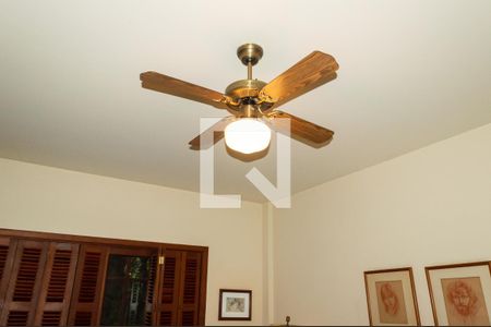 Casa de condomínio à venda com 500m², 5 quartos e 3 vagasQuarto 2 - Suíte