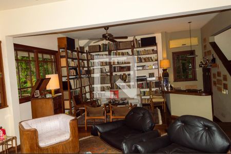 Sala de casa de condomínio à venda com 5 quartos, 500m² em Itanhangá, Rio de Janeiro