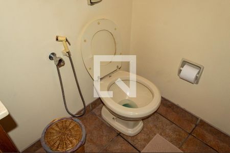 Casa de condomínio à venda com 500m², 5 quartos e 3 vagasBanheiro da Suíte 2 detalhe